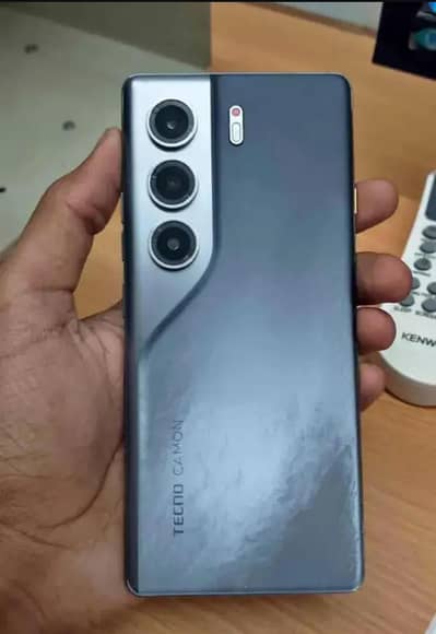 tecno camon 40 pro 8/256 sel with warranty