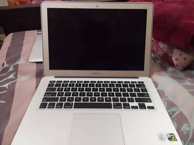 just like new 2011 Mac book air i5 10gen no open no repair