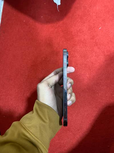 Mobile open nhi howa full waterproof ka garenty ha tora discount hoga.