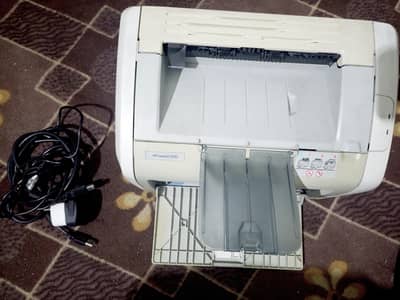 HP Lase jet 1020 printer . .