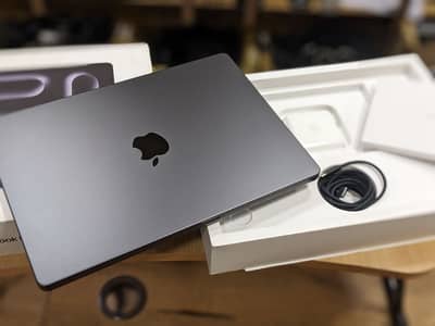 Apple MacBook Pro M5 Pro - Brand New Open Box - 2027 Warranty