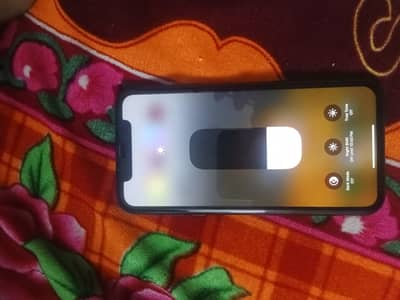 Apple iPhone XR 09/10