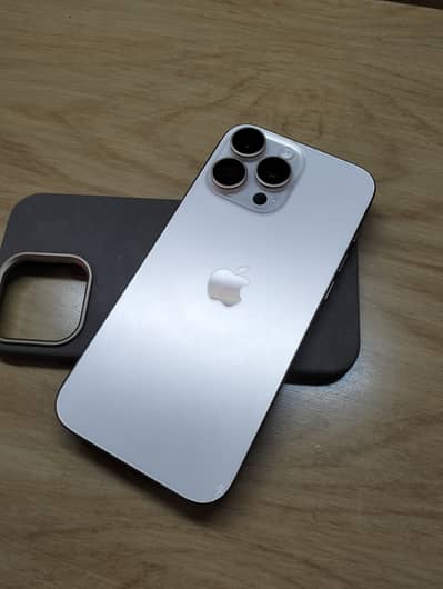 Apple iPhone 16 Pro Max