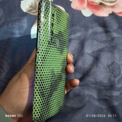 6/128 camon 15 pro. with box.