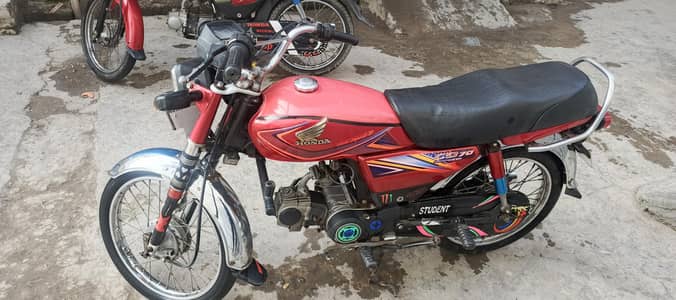 honda 70 hai 10by8 condition hai urgent sale