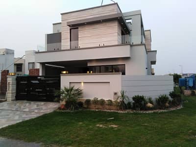 6-Marla Fully Renovated with Servant Quarter House For Sale At Top Location