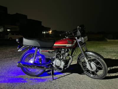 honda 125 se. self start. silver eddition