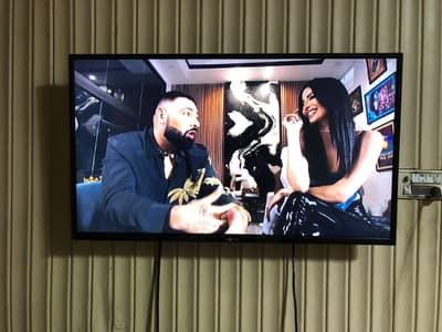 Orient 40inch led tv 2160p. Video