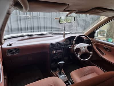 Nissan Sunny 1992