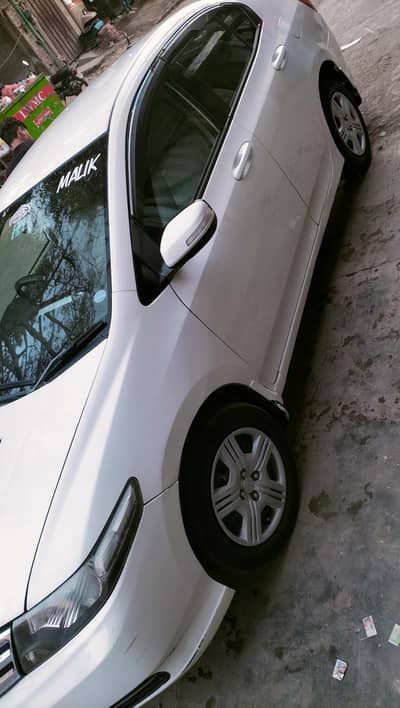 my Honda city road king  pick drop available for in Lahore