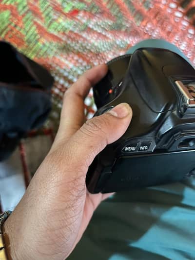 DSLR camera With 50MM lance  Cha