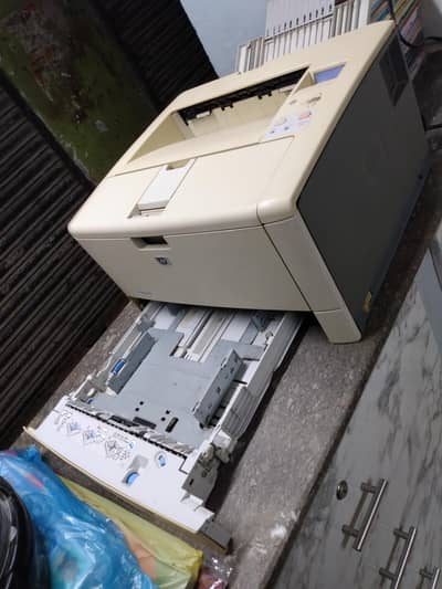 HP 5200 Laserjet  Sell