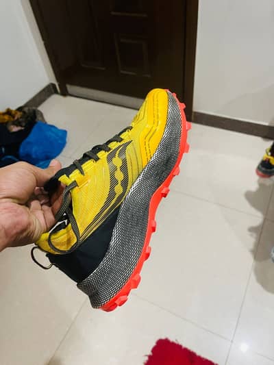 100% original Saucony brand shoes for men. Size 42