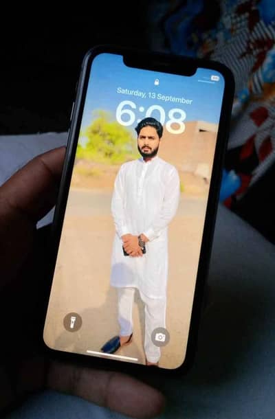 iphone 11 j. v non PTA  battery health 84 no open mobile