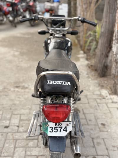 Unique black colour 70cc 03125264367