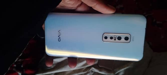 vivo v 17pro 8gb 128gb whtsap 03183633610