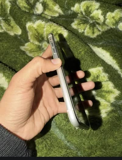 iPhone 11 pta approved 10/10 condition
