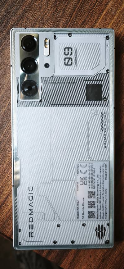 Red Magic 9 Pro – 16GB RAM / 512GB Storage (Gaming Beast)