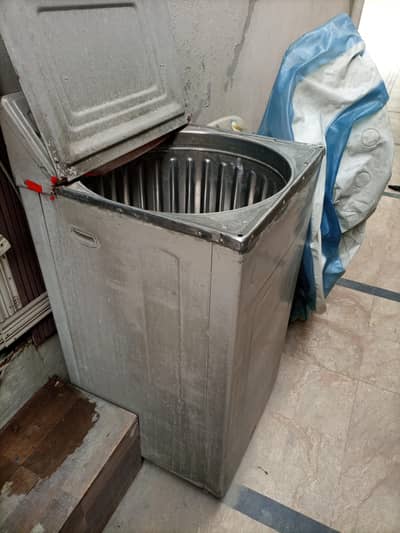 URGENT SALE MACHINE BODY IRON BASE