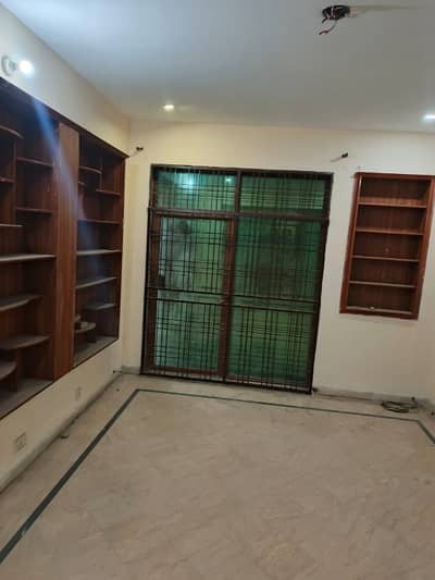 7.5 Marla Lower Portion Available For Rent In Johar Town Q Block