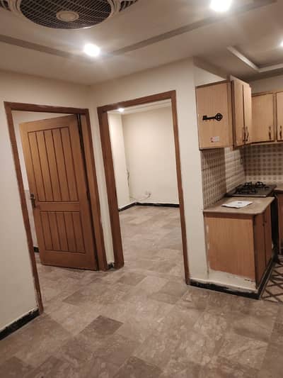 Two bedrooms unfurnished flat available for rent in E11 2