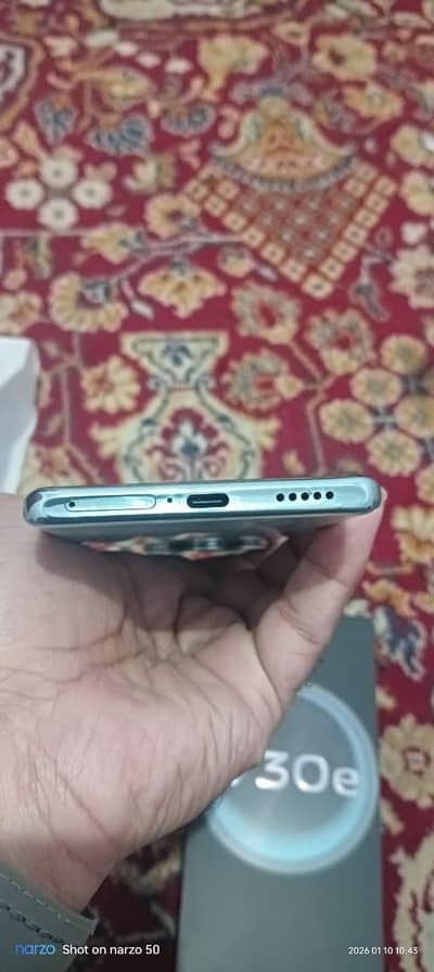 vivo v30e 10/10 good condition