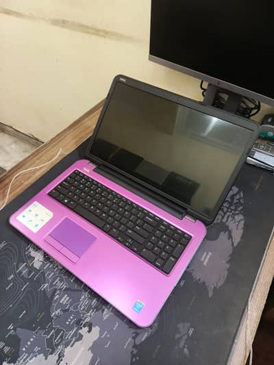 Dell Inspiron 17 5737 Core i5 4th Gen 8GB Ram 128GB SSD 17.3" Display