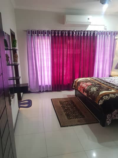 Par Day and short Time full furnish one BeD Room ment Available for rent Bahria Town Phase 6 family apartment
