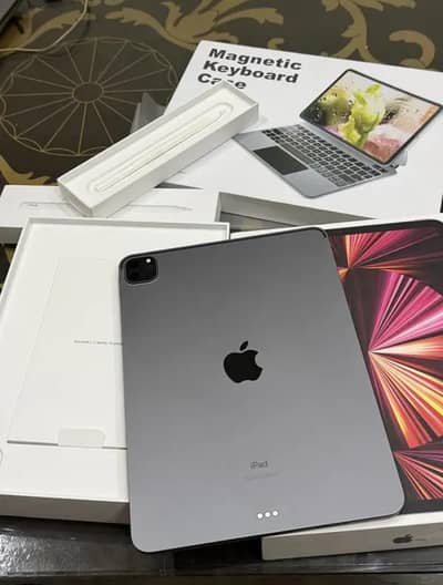 iPad Pro M1 • Apple Pencil With Case & Magic Keyboard