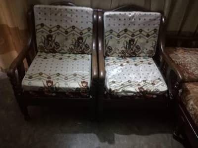 سوفا سیٹ فائ سیٹر شیشم کی لکڑی میں نیو کنڈیشن میں