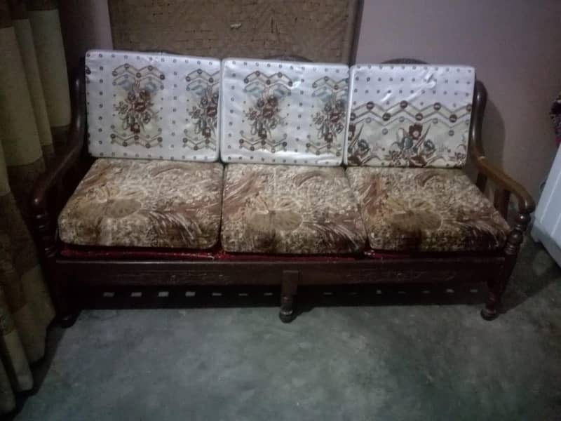 سوفا سیٹ فائ سیٹر شیشم کی لکڑی میں نیو کنڈیشن میں 5