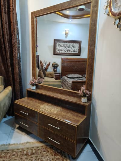 Dressing Table For Sale in New Condition 10/10