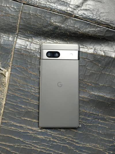 google pixel 7a 10/10 condition water pack