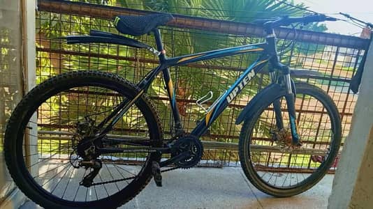 UPTEN VA650 Road Bike – Disc Brakes – Good Condition