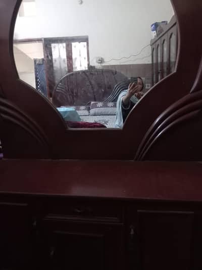 Solid Wood Dressing Table with full mirror | Good Condition