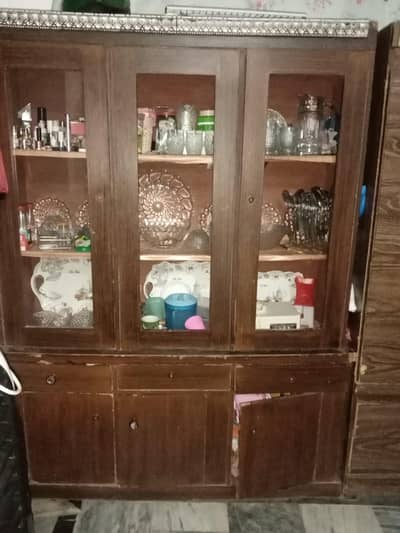 almari for urgent sale