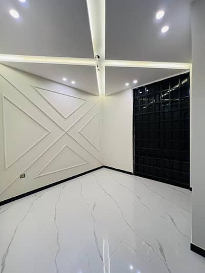 2.5 MARLA UPPER PORTION FOR RENT COLLEGE ROAD LAHORE