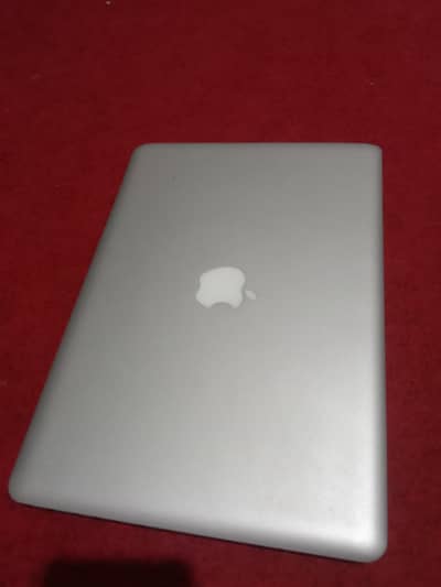 apple 12 model MacBook Pro in good condition