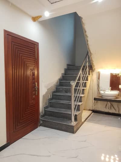 10 MARLA BARND NEW UPPER PORTION FOR RENT IN JUBIEEL TOWN