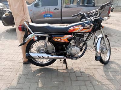 Honda 125 bike 2022.  call me _ +03258956386
