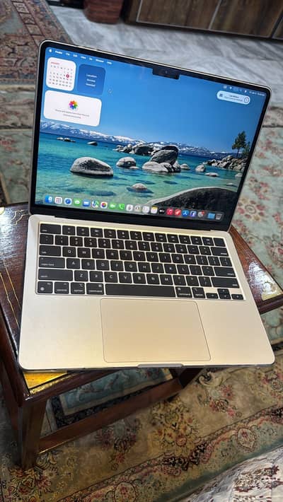 MacBook Air M3 13 inch 2024