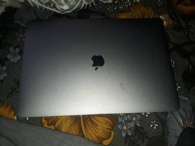 MacBook Pro 2018 Corei 7 8th Gen