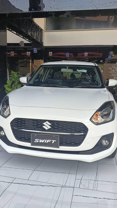 Suzuki swift GLX white open 2026