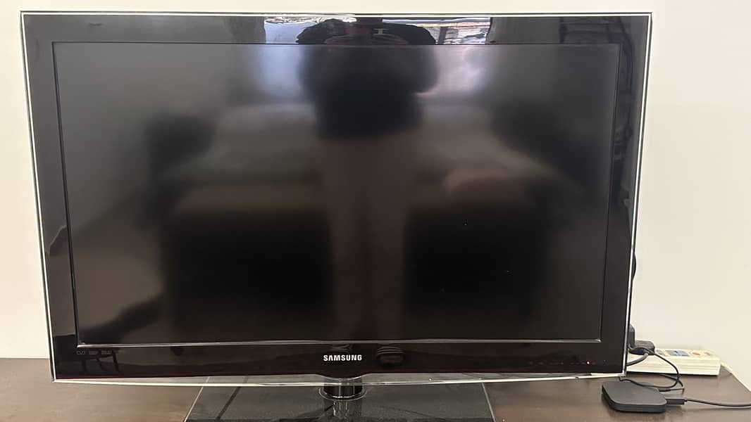 Samsung 40 inch LCD - Televisions - 1110232628