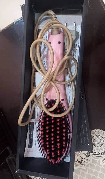 Fast Hair Straightener . . Hair Straightening Comb Brush