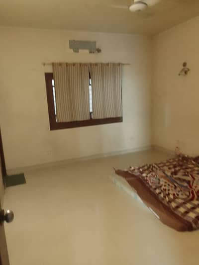 Defence 300 Yards Beautiful Bungalow For Rent