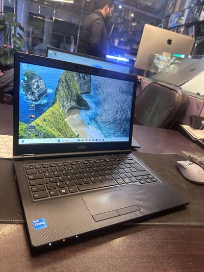 Ci5 11th Gen 8gb DadR4 , FHD display, 256gb (First Read Full AD)