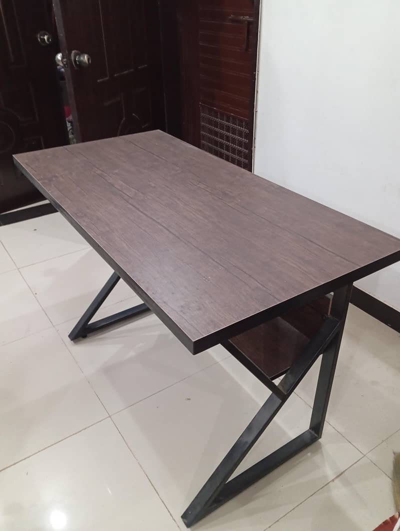 Slightly Used Computer/Study Table ( Excellent Condition ) 0