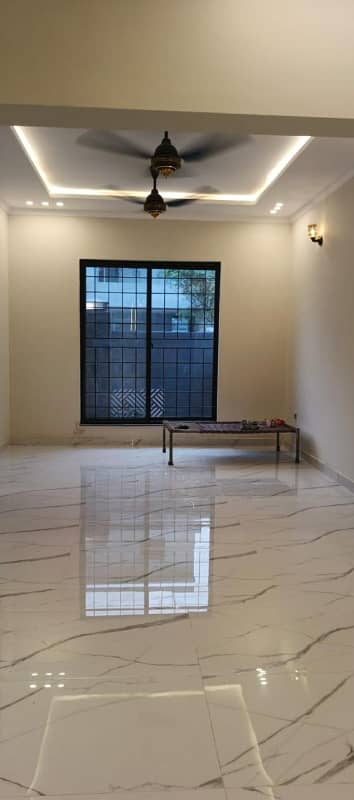 10 MARLA BRAND NEW 1.5 STOREY HOUSE FOR SALE IN IEP TOWN