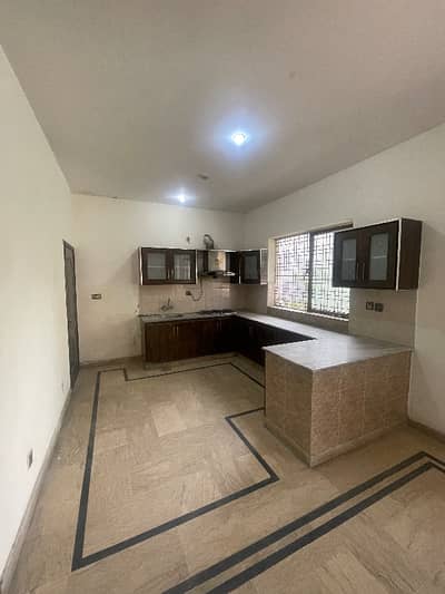 1 Kanal Upper Portion For Rent